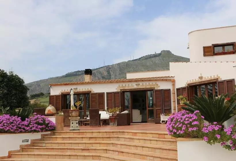 ベッドアンドブレックファースト Villa Delle Palme Delfina