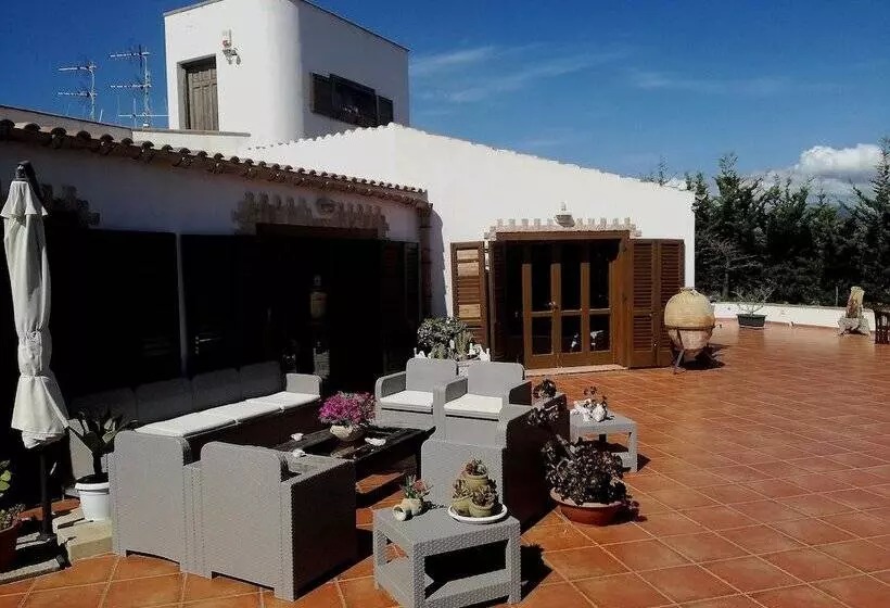 ベッドアンドブレックファースト Villa Delle Palme Delfina