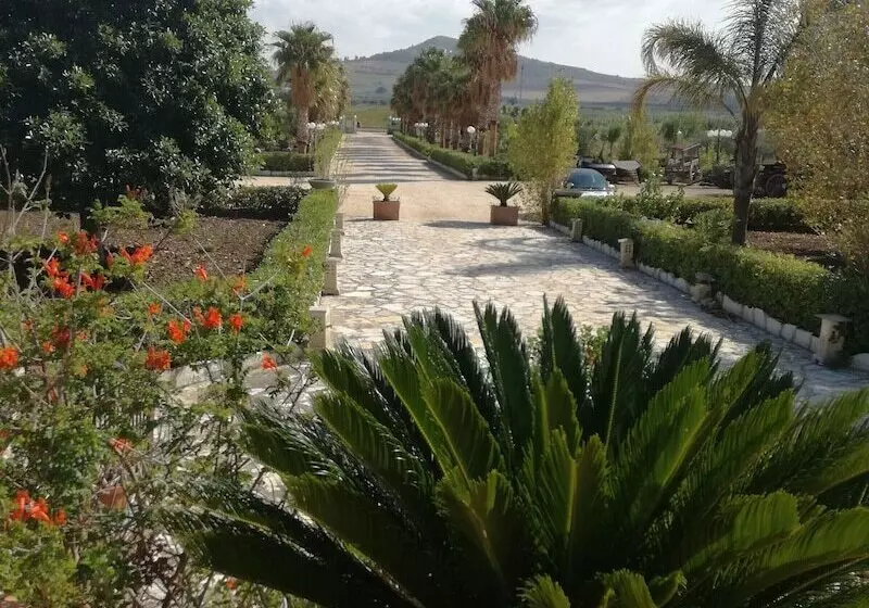 ベッドアンドブレックファースト Villa Delle Palme Delfina