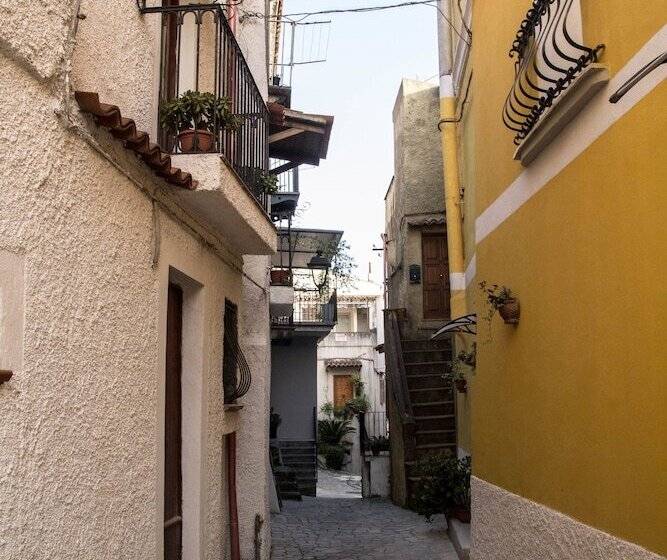 مبيت وإفطار Villa San Nicola