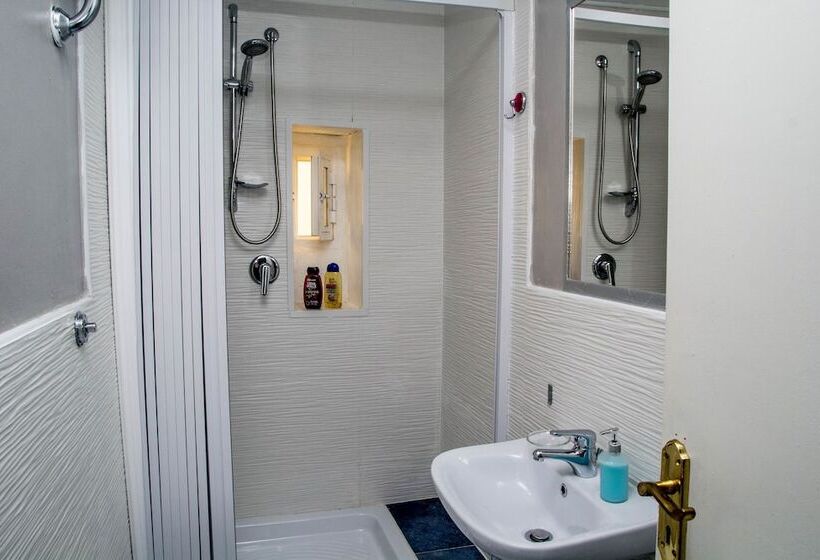 مبيت وإفطار Villa San Nicola