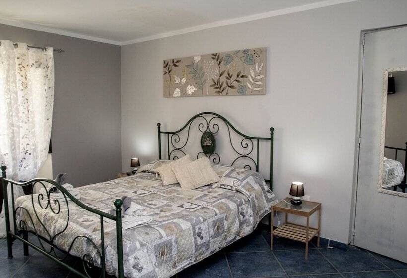 مبيت وإفطار Villa San Nicola