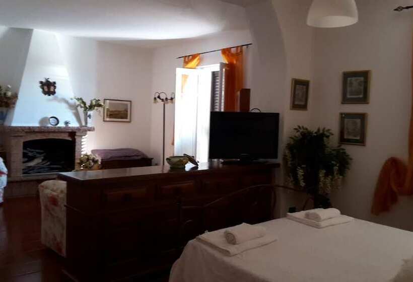 مبيت وإفطار Villa San Nicola