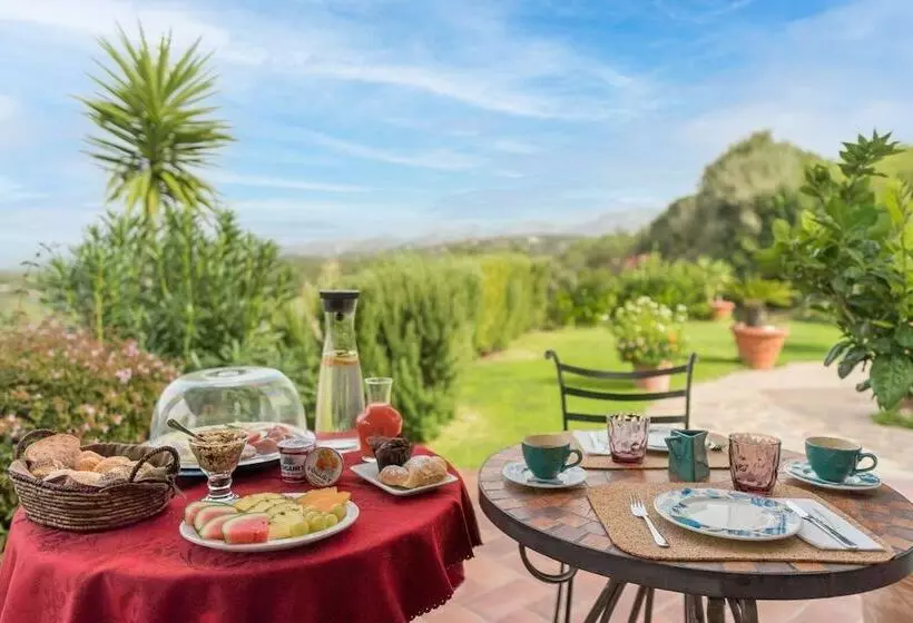 Dolce Luna Bed And Breakfast