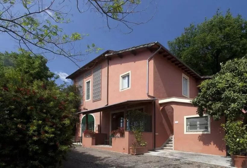Maaseutuhotelli La Casa Rossa