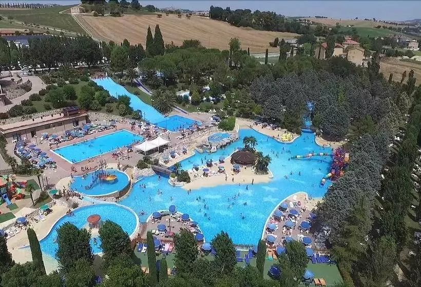 Lomakeskus Centro Vacanze Verde Azzurro