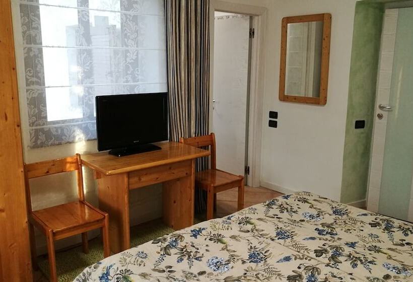 ベッドアンドブレックファースト Le Cicogne