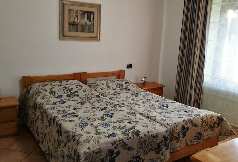 ベッドアンドブレックファースト Le Cicogne