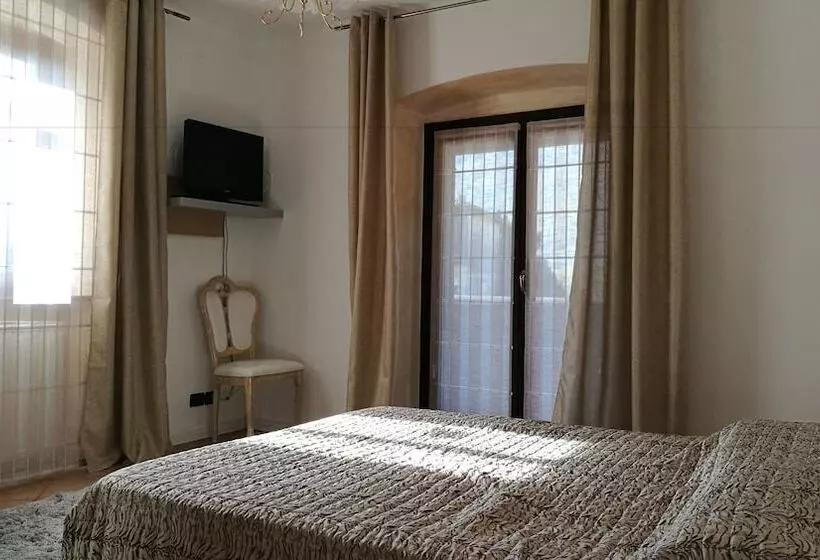 ベッドアンドブレックファースト Le Cicogne