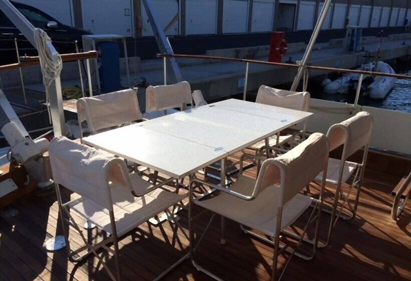 בית מלון כפרי Yacht Suite Rosignano Solvay