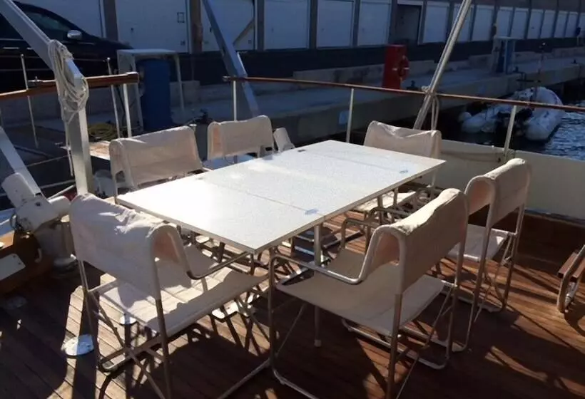 ホテル Yacht Suite Rosignano Solvay