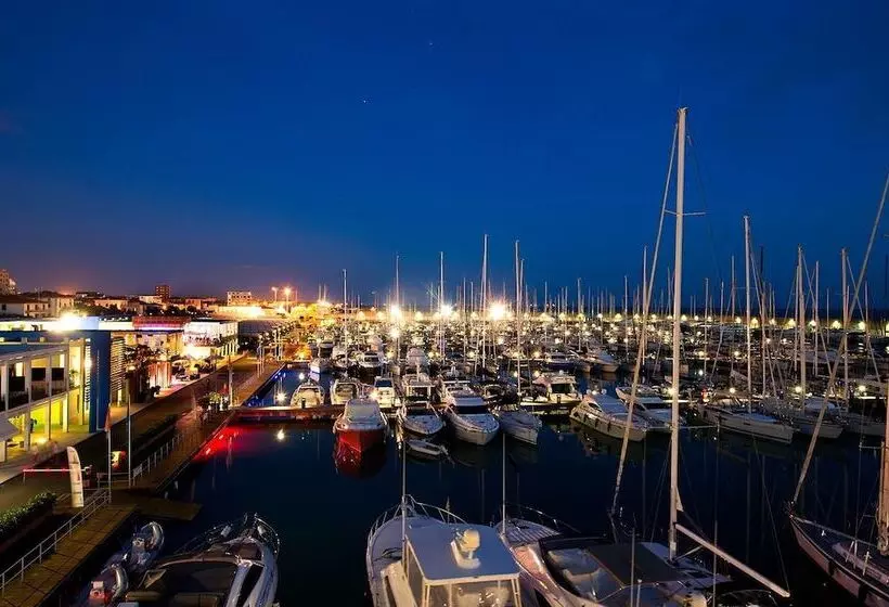 ホテル Yacht Suite Rosignano Solvay