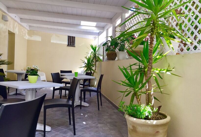 ベッドアンドブレックファースト Angioy 18