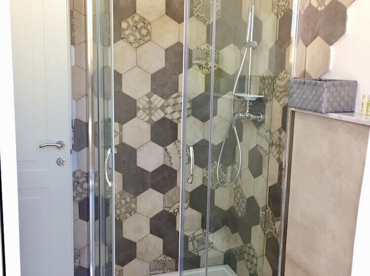 ベッドアンドブレックファースト Angioy 18