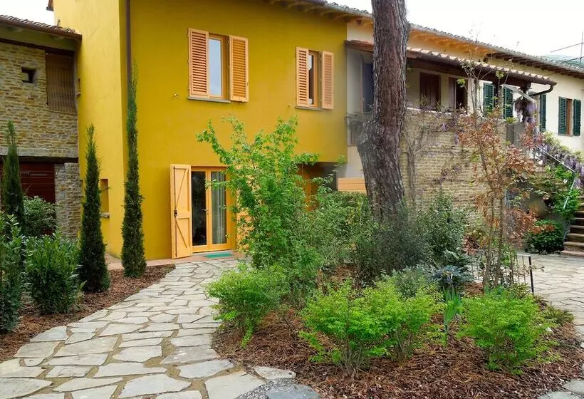 田舎風ホテル La Rocca Di Montalbino