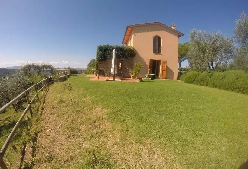 田舎風ホテル La Rocca Di Montalbino