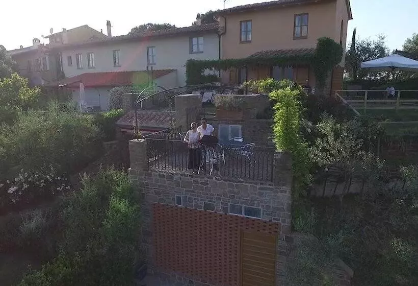 田舎風ホテル La Rocca Di Montalbino