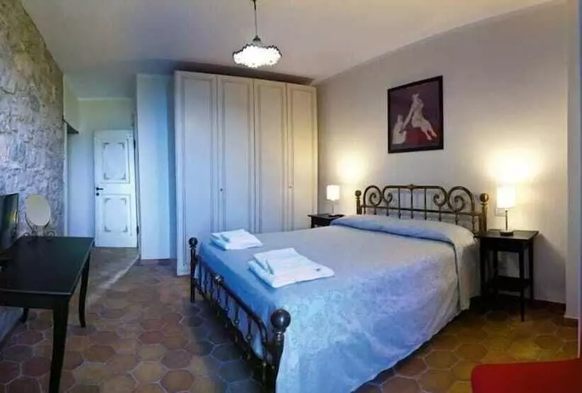 Maaseutuhotelli Pie  D Ulivo