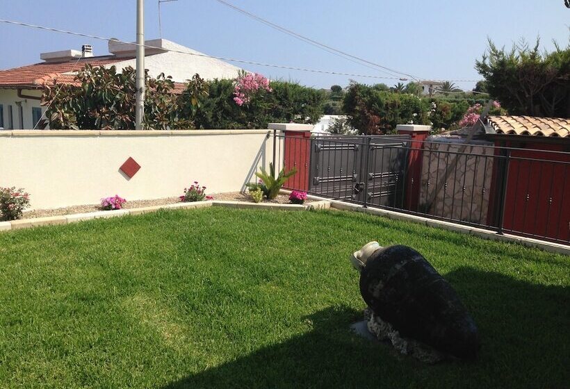 פנסיון Villa La Scogliera