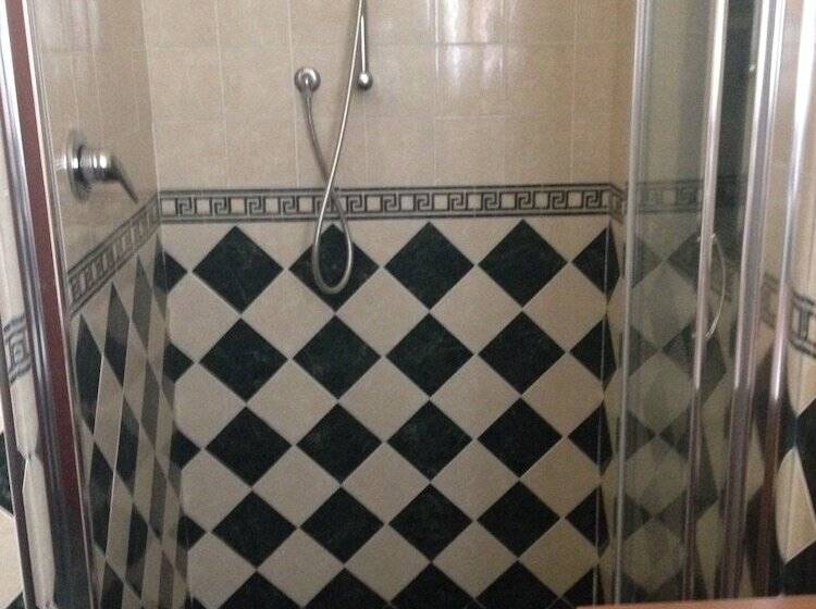 פנסיון Villa La Scogliera