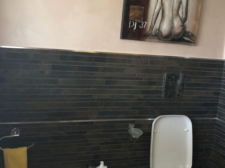 פנסיון Villa La Scogliera