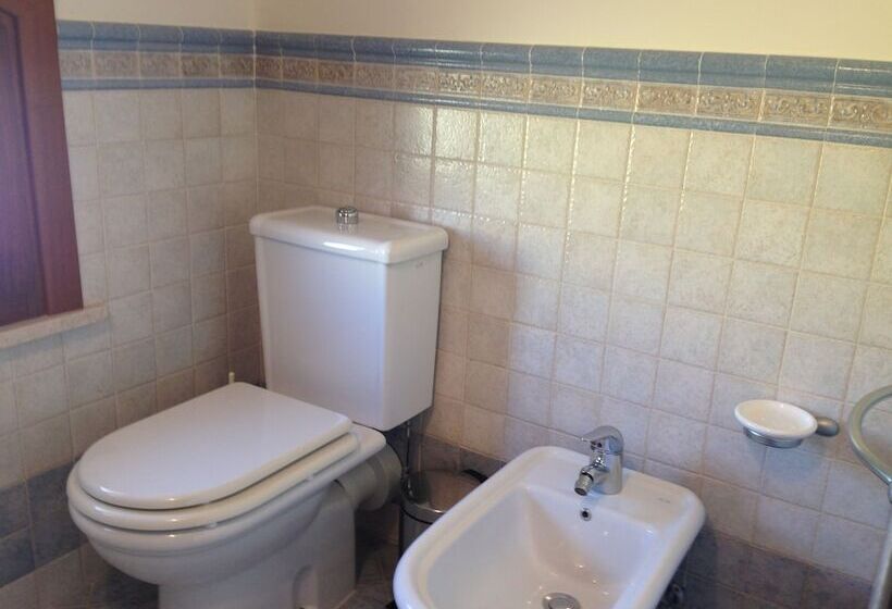 פנסיון Villa La Scogliera