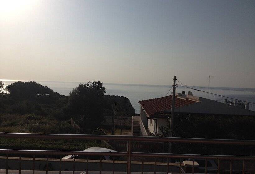 פנסיון Villa La Scogliera