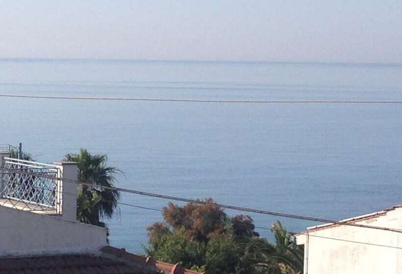 פנסיון Villa La Scogliera