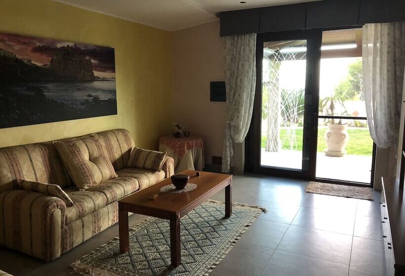 פנסיון Villa La Scogliera