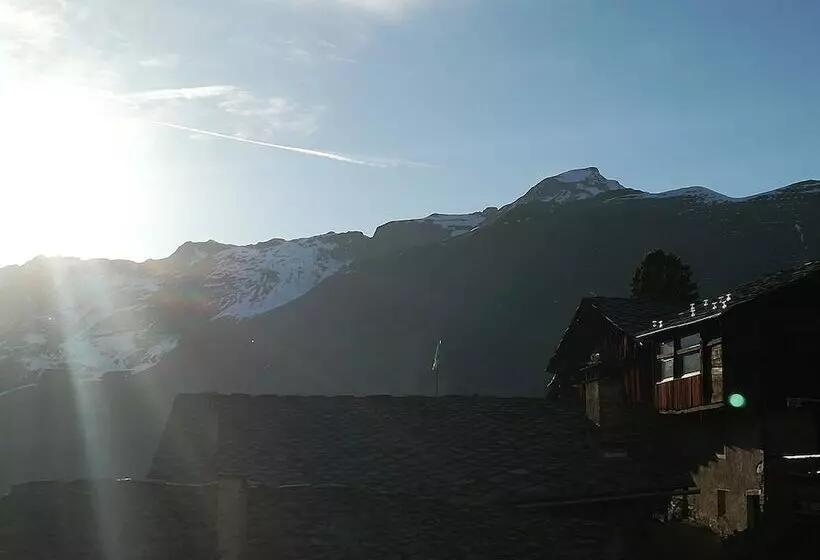 پانسیون Rifugio Vieux Crest