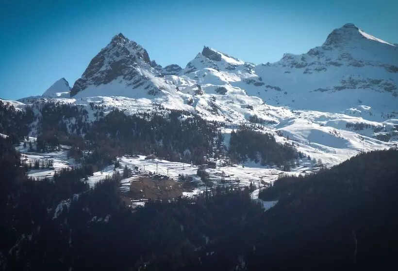 پانسیون Rifugio Vieux Crest