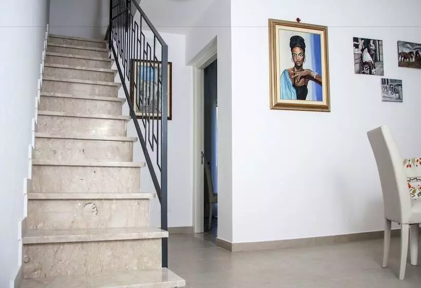 ベッドアンドブレックファースト Bframe Cornice Barocca