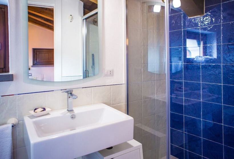 مبيت وإفطار Ispani Inn Resort