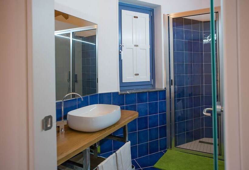 مبيت وإفطار Ispani Inn Resort