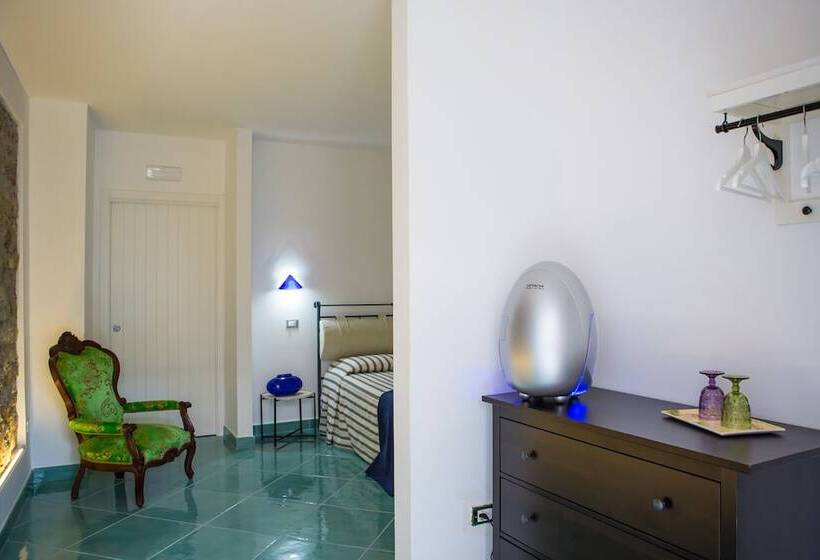 مبيت وإفطار Ispani Inn Resort