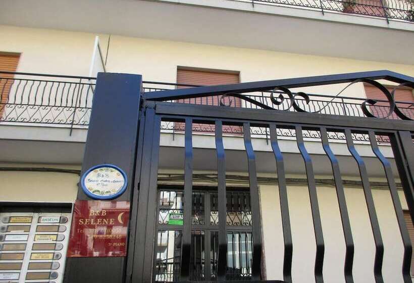 تختخواب و صبحانه Selene Charme And Confort