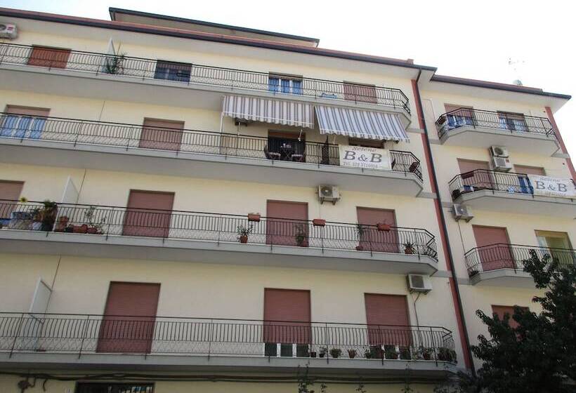 تختخواب و صبحانه Selene Charme And Confort