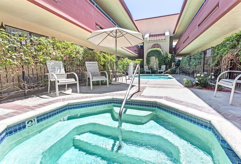 Мотель Vantage Point Inn Woodland Hills