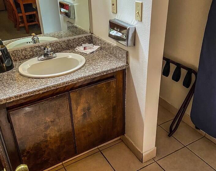 Мотель Vantage Point Inn Woodland Hills