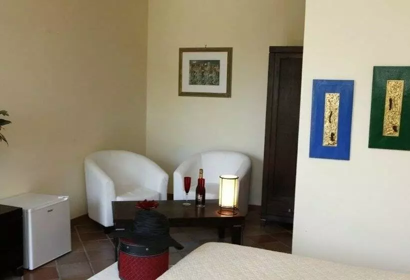 هتل Il Poggio Dei Pettirossi