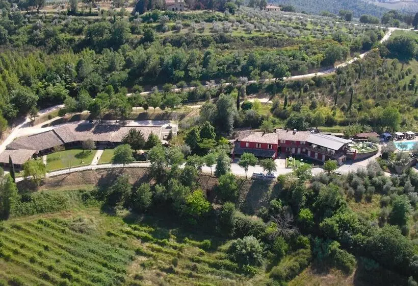 هتل Il Poggio Dei Pettirossi