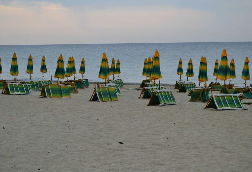 渡假胜地  Villaggio La Fenice