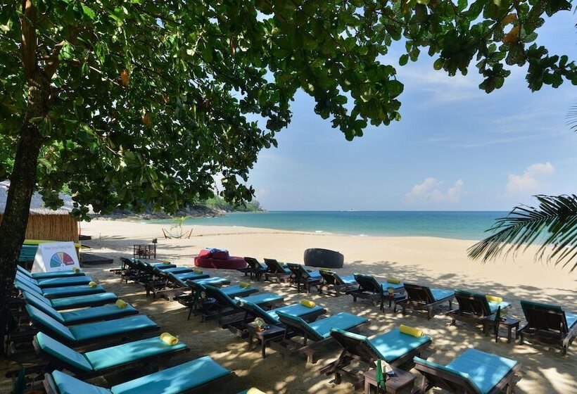 Andaman White Beach Resort Sha Plus
