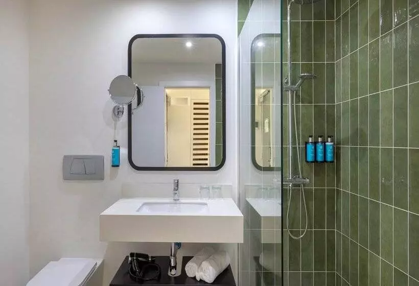 호텔 Aluasoul Costa Adeje New Opening