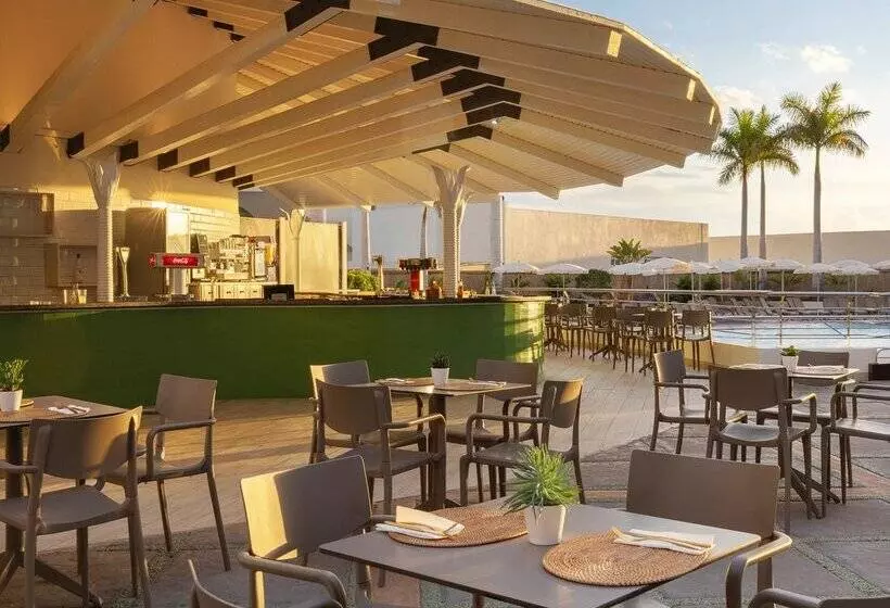 호텔 Aluasoul Costa Adeje New Opening