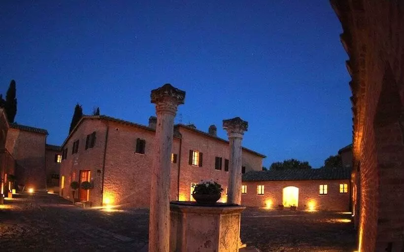 ホテル Castello Di Leonina Relais Adults Only