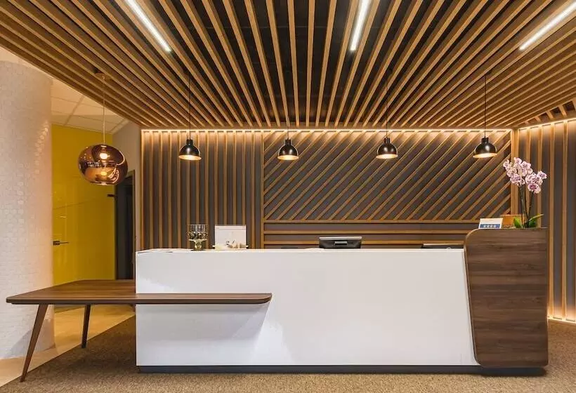 Hotel Holiday Inn Budapest Budaörs, An Ihg