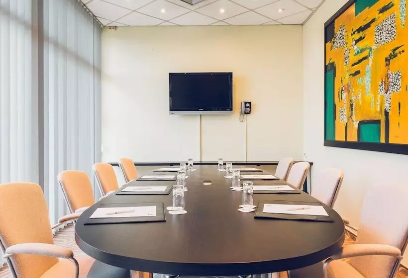 Hotel Holiday Inn Budapest Budaörs, An Ihg