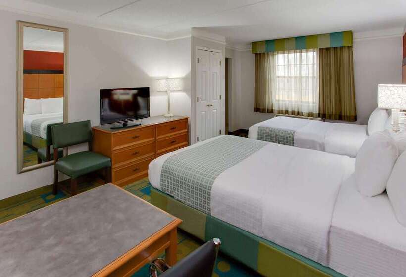 فندق La Quinta Inn By Wyndham Pittsburgh Airport