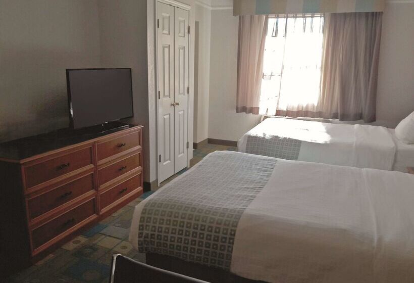 فندق La Quinta Inn By Wyndham Pittsburgh Airport